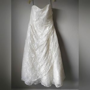David's Bridal Ivory Strapless Lace Wedding Dress